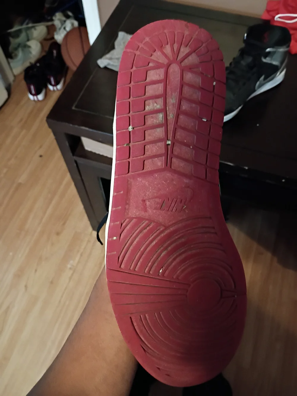 Nike Men’s Red and Black Low-Top Sneakers